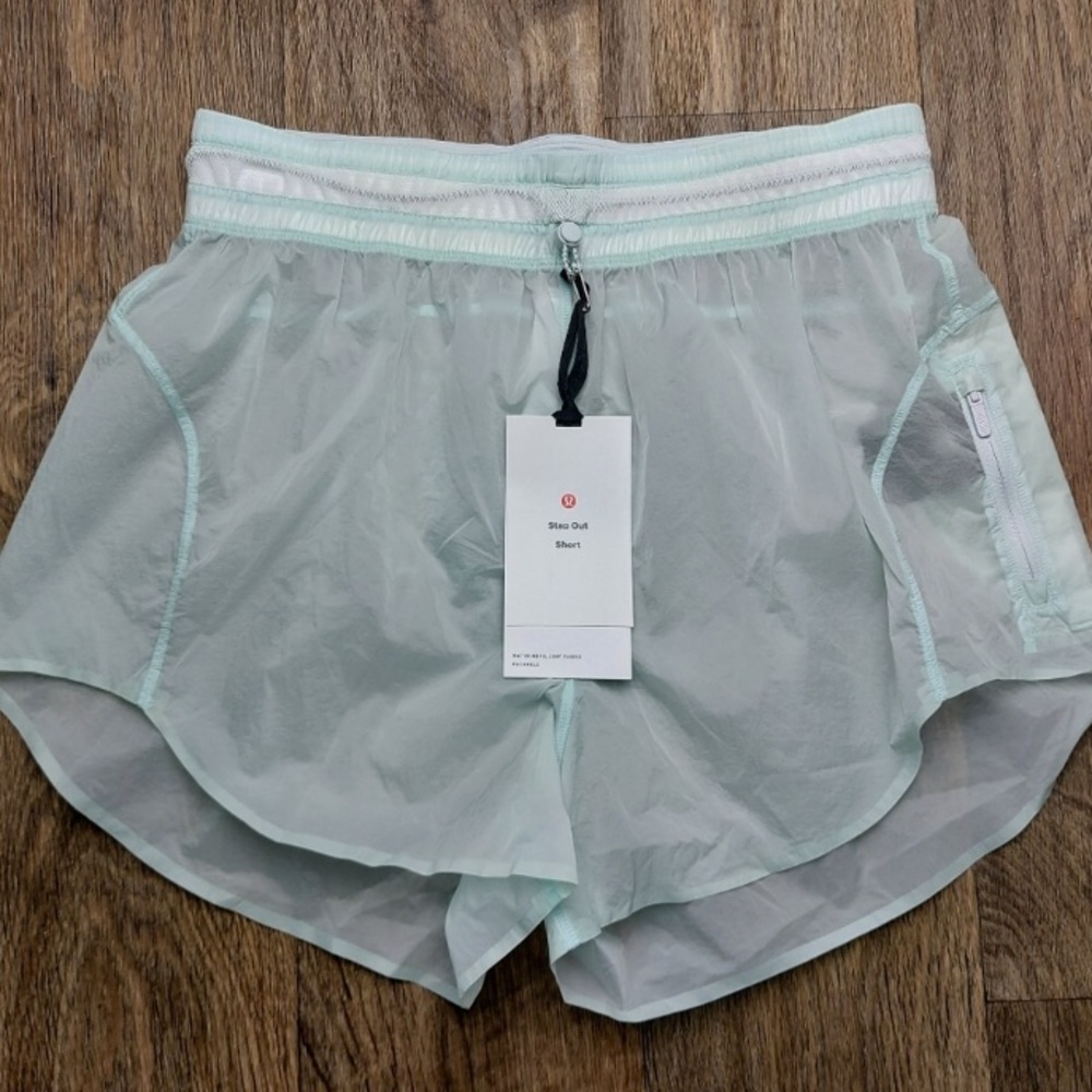 Lululemon Step Out Shorts - Picture 2 of 2